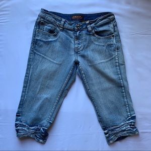 Crest Jeans Women’s Capris Jeans Acid Wash